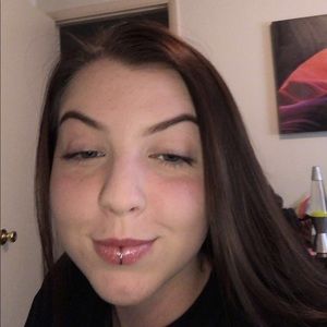 Meet your Posher, Izzy